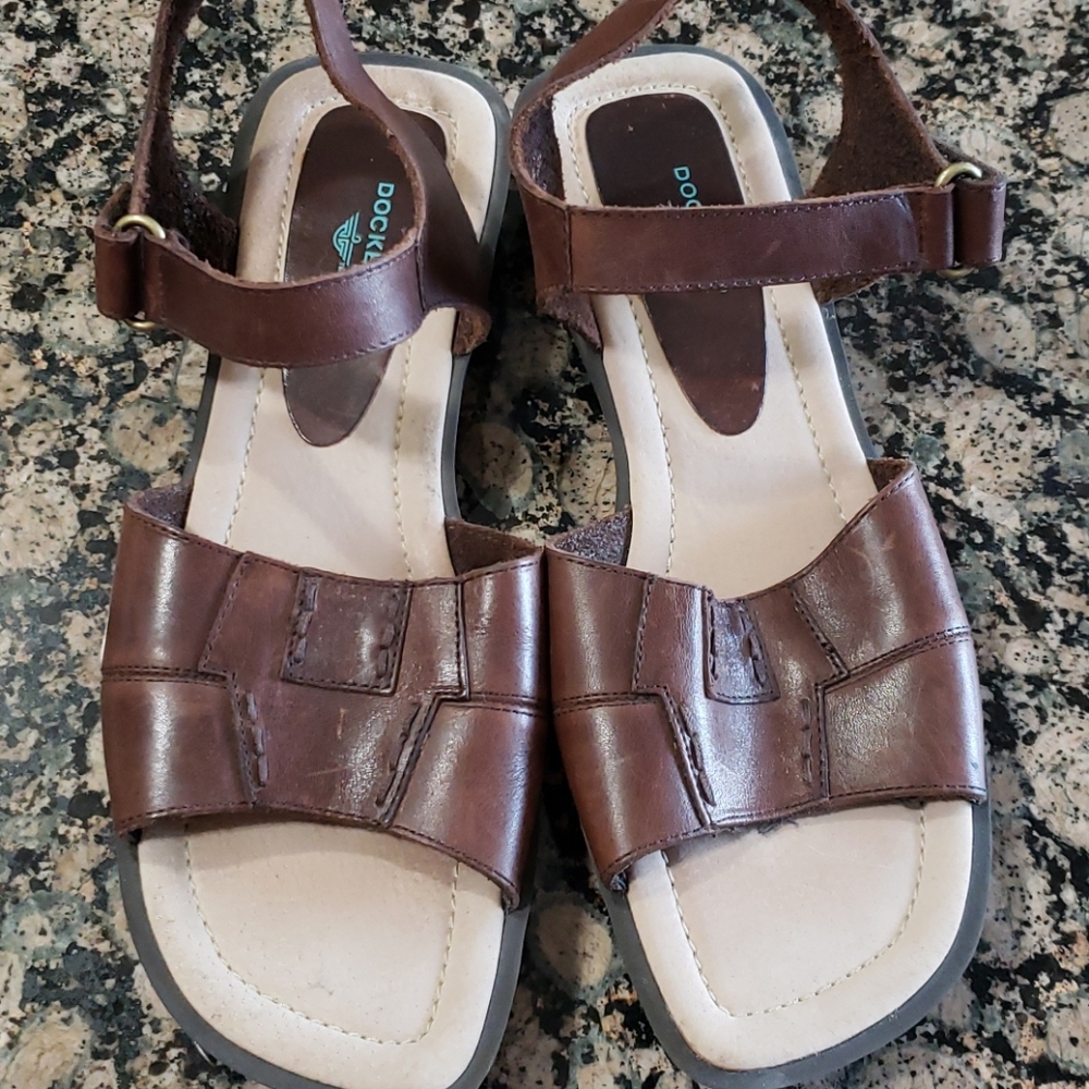 Dockers women’s brown leather ankle strap sandal
